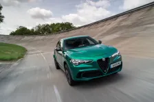 Alfa Romeo Quadrifoglio 2.9 V6 Bi-Turbo (520 bg) Q4 Automatic (2022)