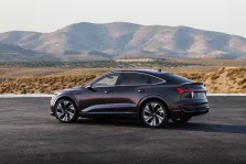 2022 Audi Q8 e-tron 55 114 kWh (408 bg) quattro 5