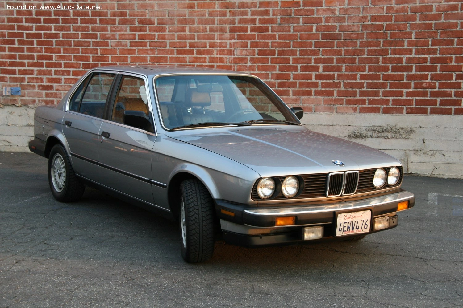 1982 BMW 3 Serisi 318i (105 bg)