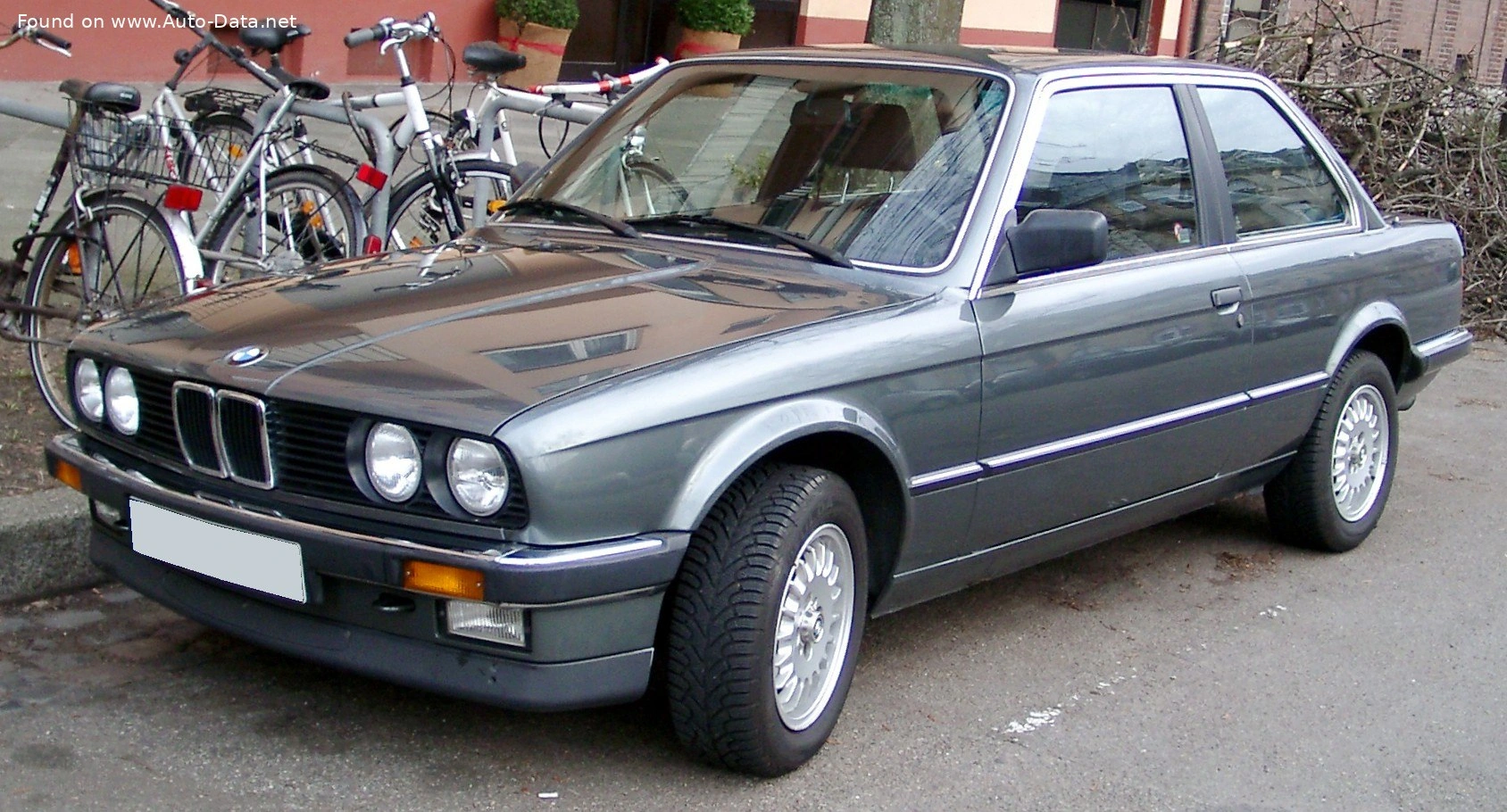 1982 BMW 3 Serisi 325i (171 bg) Automatic