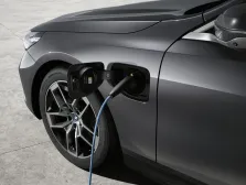 2023 BMW 5 Serisi 550e (489 bg) Plug-in Hybrid xDrive Steptronic 4