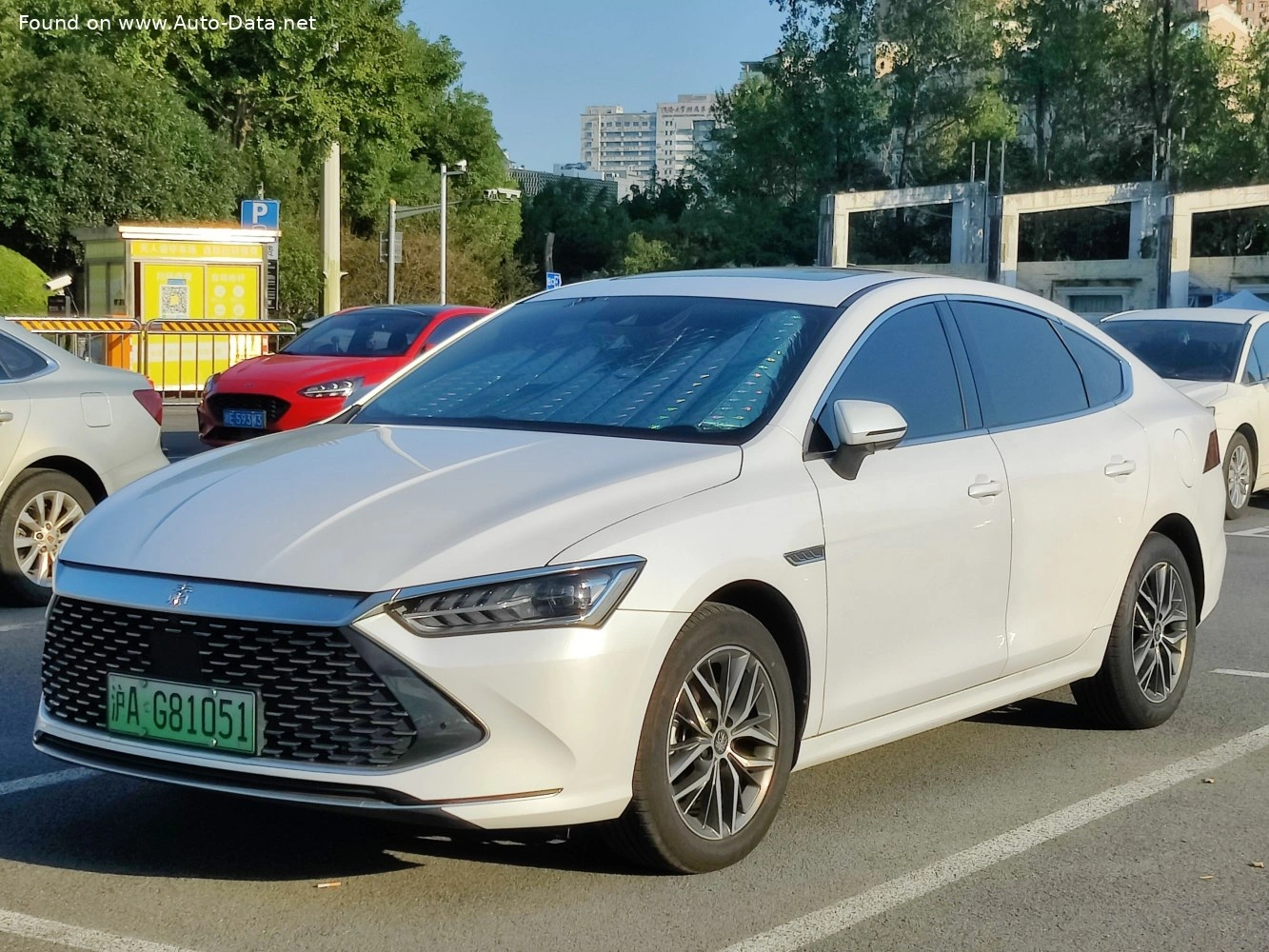 2021 BYD Qin DM-i 1.5L 8.32 kWh (180 bg) Plug-in Hybrid E-CVT
