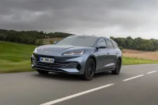 BYD DM-i 1.5L 19 kWh (212 bg) Plug-in Hybrid E-CVT (2025)