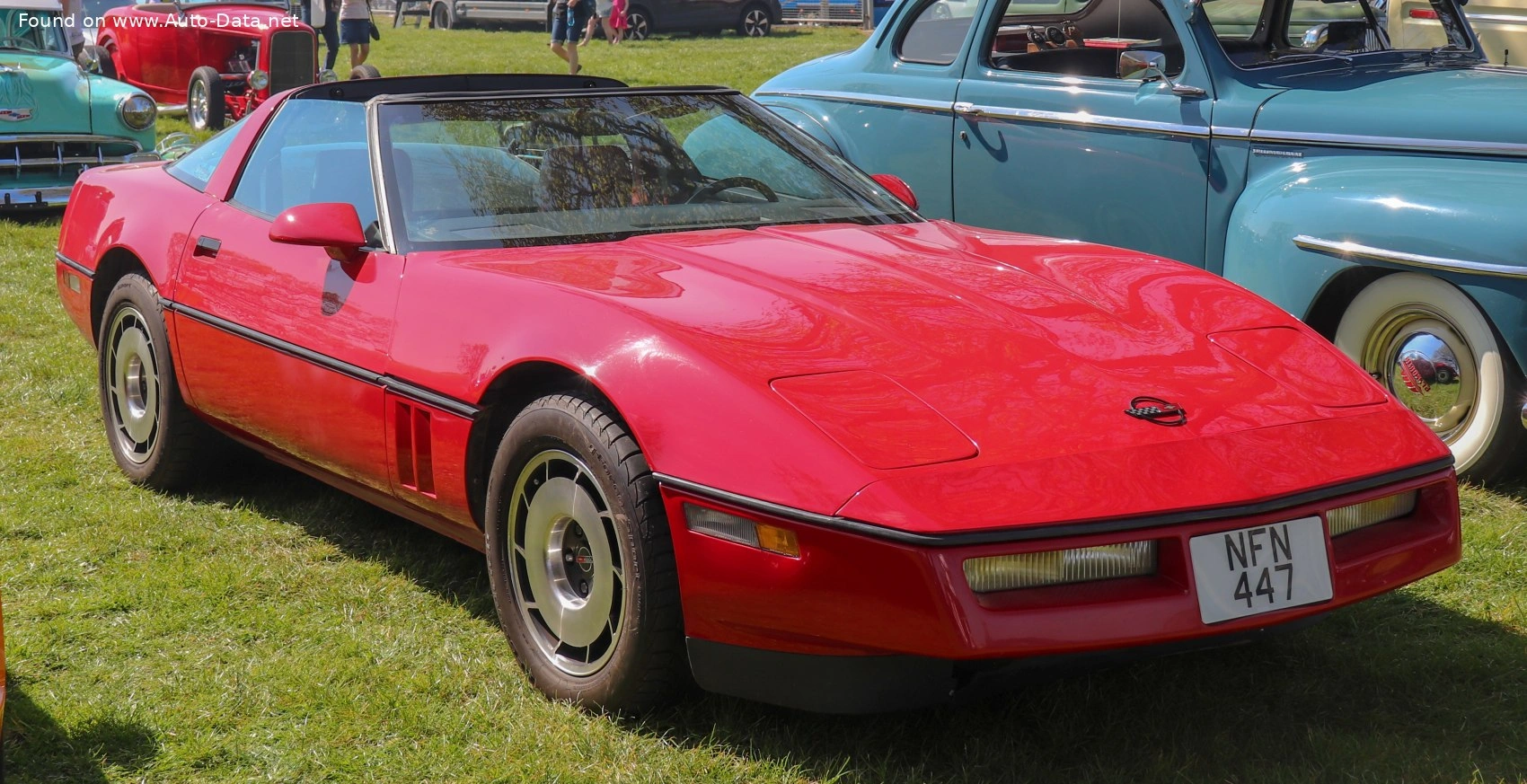 1983 Chevrolet Corvette 5.7 V8 (230 bg)