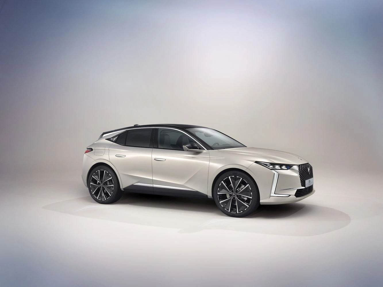 2021 DS 4 1.6 PureTech (225 bg) E-TENSE Automatic