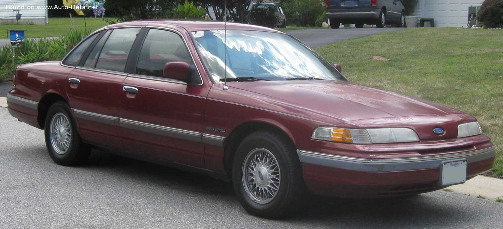 Ford Crown Victoria Crown Victoria II