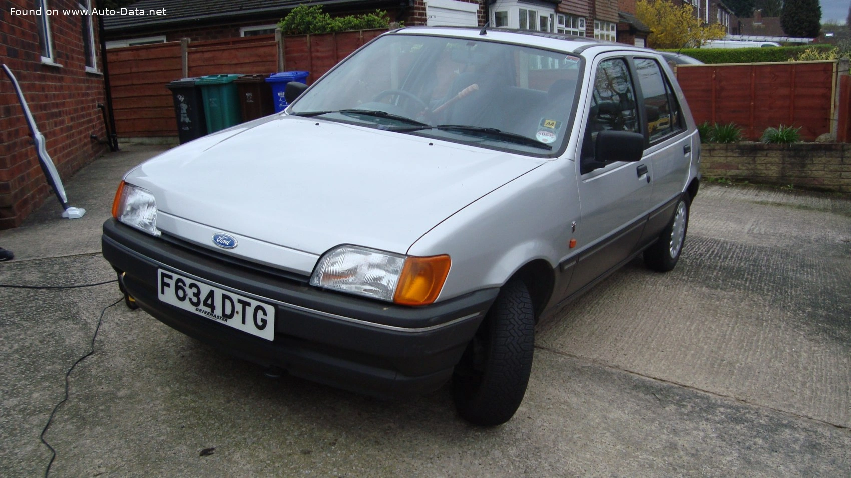 1989 Ford Fiesta 1.8 16V (105 bg)