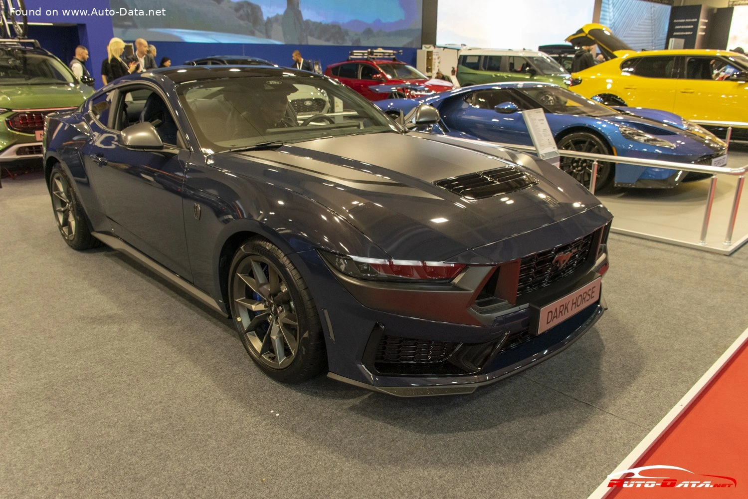 2023 Ford Mustang Dark Horse 5.0 V8 (453 bg)