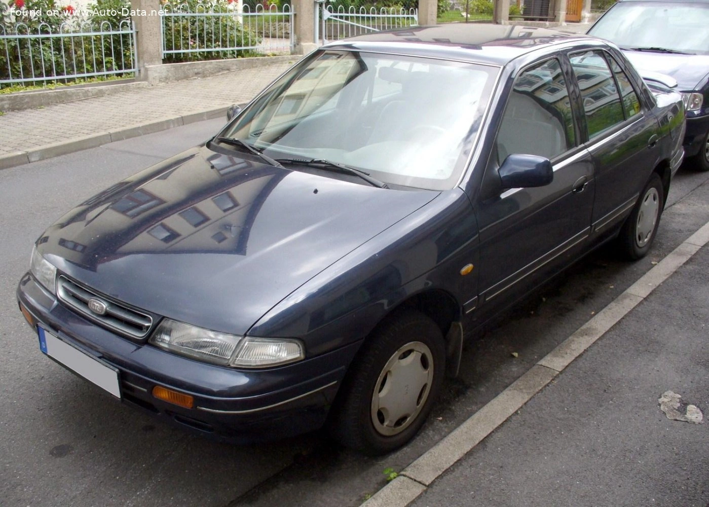 1995 Kia Sephia 1.5i 16V (105 bg)