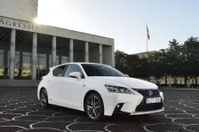 2014 Lexus CT 200h (136 bg) Hybrid e-CVT 1