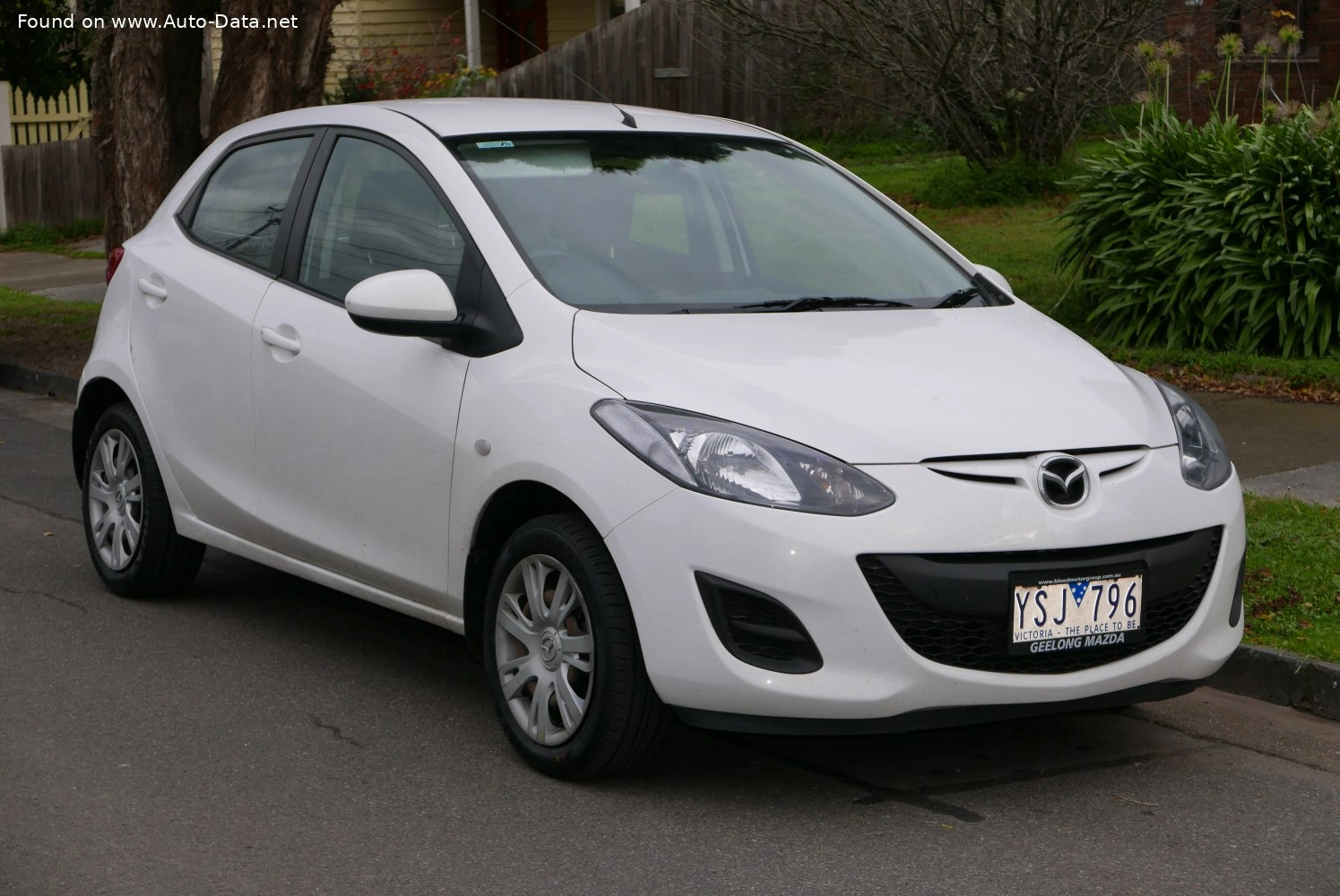 Mazda 2 2 II (DE, facelift 2010)