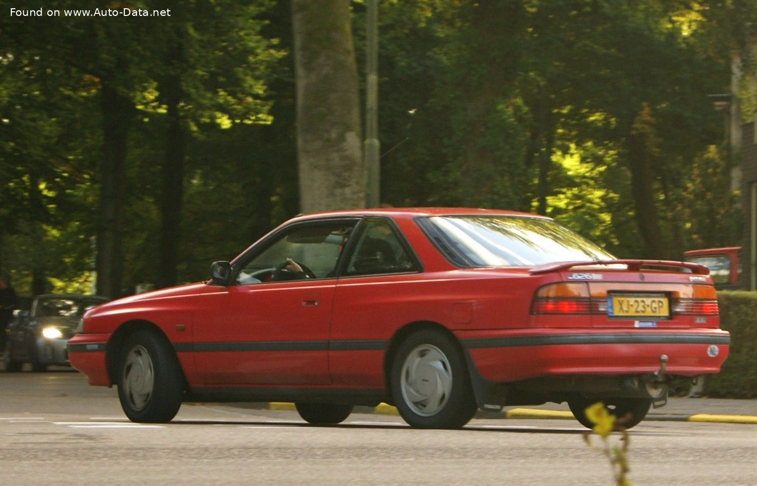1987 Mazda 626 2.0 12V (107 bg)