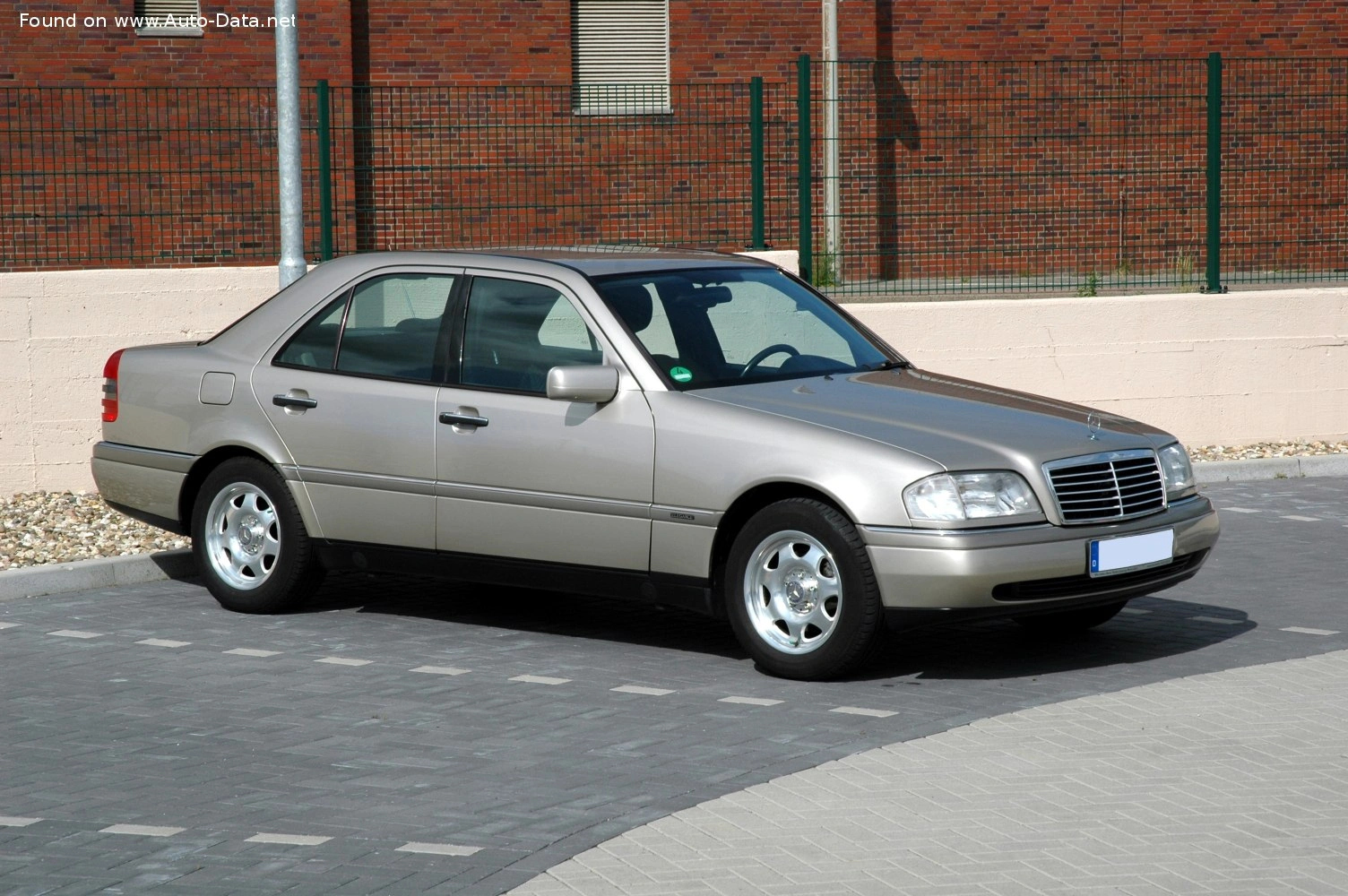1992 Mercedes-Benz C-Serisi C 280 (193 bg)