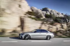Mercedes-Benz E 300e (320 bg) Plug-in Hybrid 4MATIC 9G-TRONIC (2020)