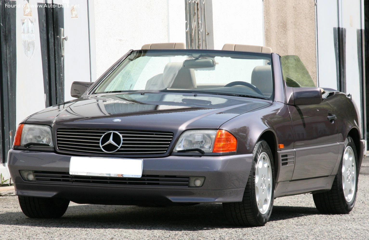 1988 Mercedes-Benz SL 300 SL-24 (231 bg) Automatic