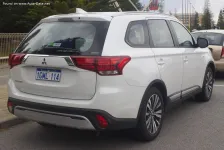 Mitsubishi 2.4 MIVEC (224 bg) Plug-in Hybrid 4WD (2018)
