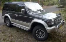1990 Mitsubishi Pajero 3.0 i V6 24V (181 bg) Automatic 6