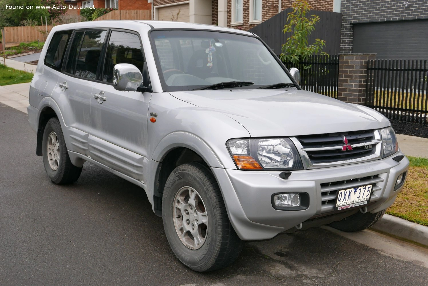 2000 Mitsubishi Pajero 3.2 DI-D (165 bg) 5 Seat Automatic