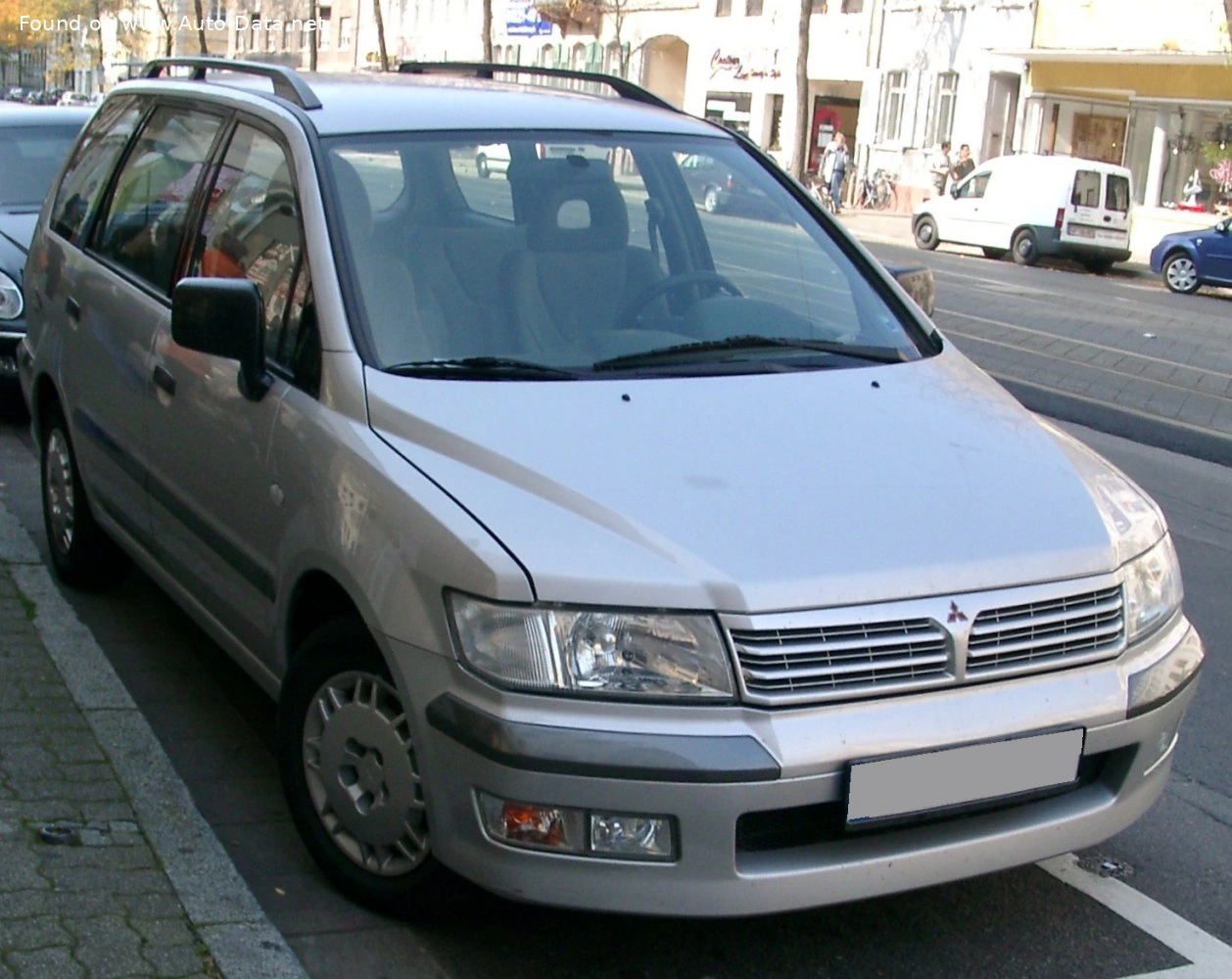 1998 Mitsubishi Space Wagon 2.4 GDi 16V (147 bg) Automatic