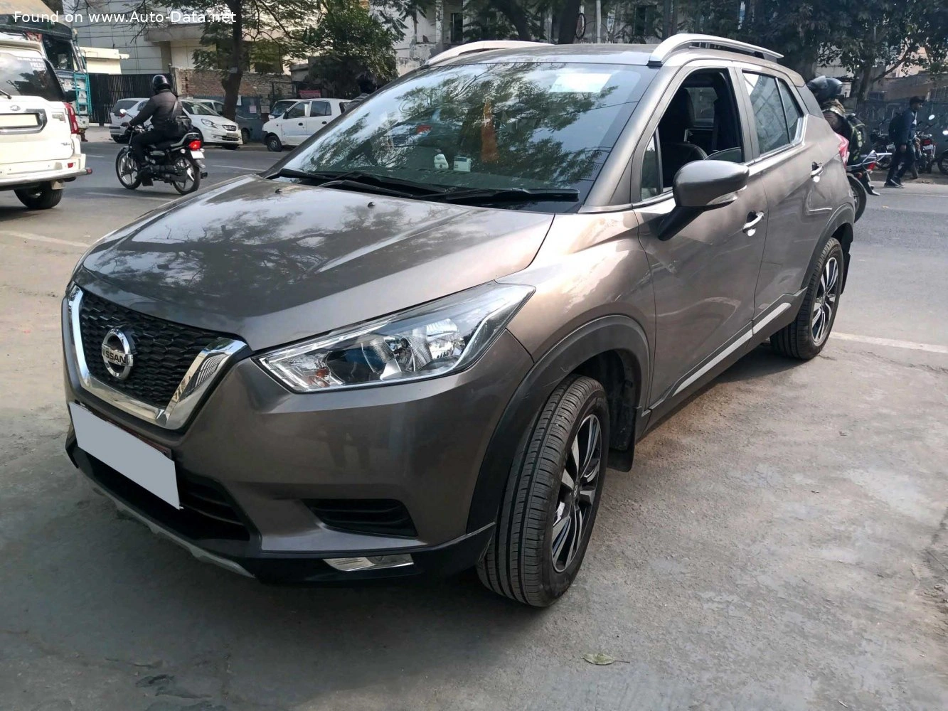 Nissan Kicks Kicks (D15)