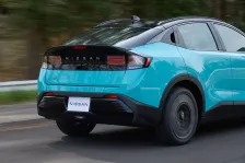 2025 Nissan Leaf 75 kWh (218 bg) 6