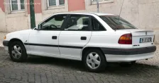 Opel 1.6i (71 bg) Automatic (1991)