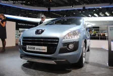 2009 Peugeot 3008 2.0 HDi (200 bg) HYbrid4 4x4 Automatic 2