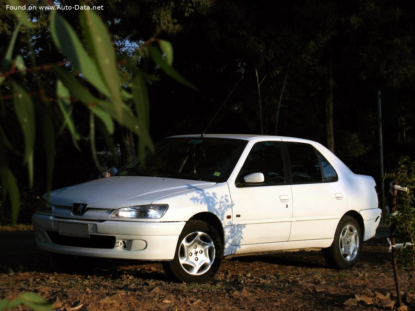 1997 Peugeot 306 1.6i (98 bg)
