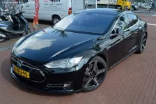 Tesla 60 60 kWh (302 bg) (2012)