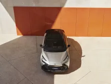 2023 Toyota C-HR 2.0 (223 bg) Plug-in Hybrid e-CVT 4