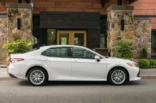 2017 Toyota Camry 2.5 (208 bg) Hybrid e-CVT 7