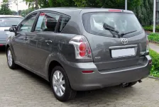 2004 Toyota Corolla Verso 2.2 D-4D (136 bg) DPF 7 Seats 4