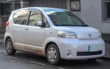 Toyota 1.5i (109 bg) (2004)
