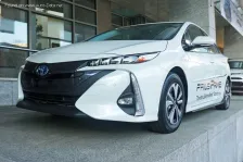 2017 Toyota Prius Prime 1.8 (122 bg) Plug-in Hybrid e-CVT 4