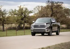 2017 Toyota Tundra 5.7 V8 (381 bg) ECT-i 1