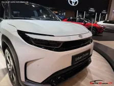 2025 Toyota Urban Cruiser 49 kWh (144 bg) 3