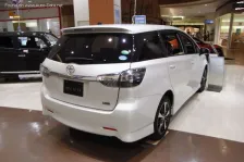 2012 Toyota Wish 1.8i (131 bg) 4WD CVT-i 2