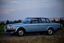 1974 Volvo 260 2.7 (148 bg) 2
