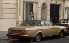1975 Volvo 260 2.7 (140 bg) 2
