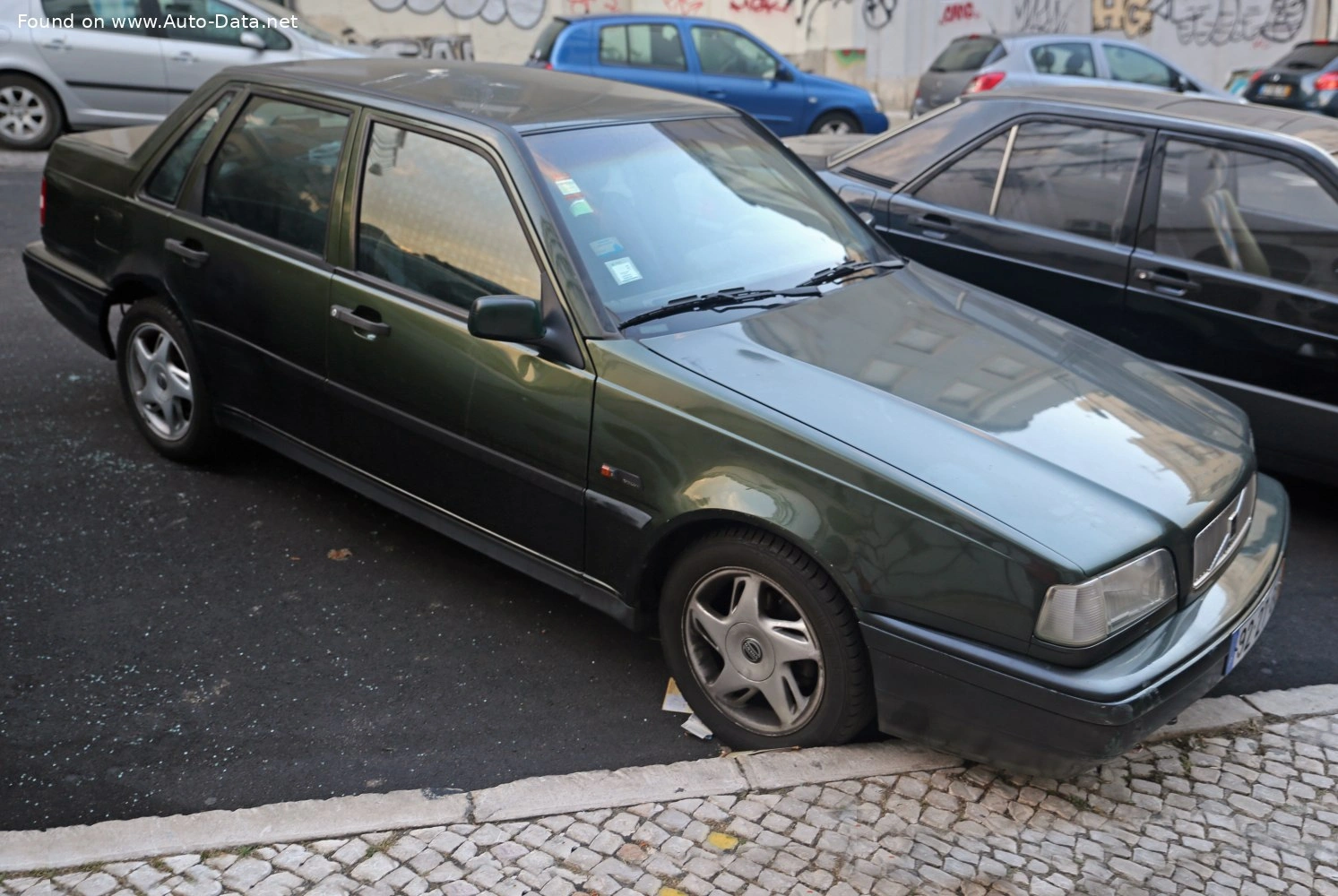 1989 Volvo 460 L 1.7 (90 bg)