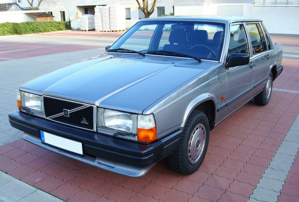 1984 Volvo 740 2.3 (136 bg)