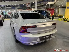 Volvo Recharge 2.0 T8 (310 bg) Plug-in Hybrid AWD Geartronic (2020)